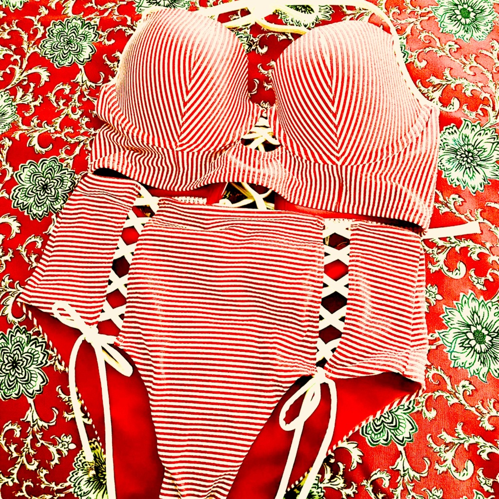 Red and white striped, Abercrombie & finch swim
